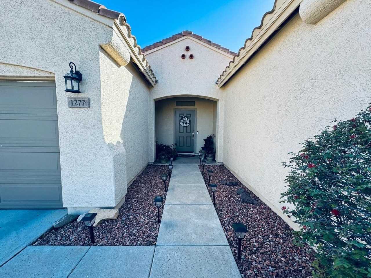 1277 E Birdland Dr - Photo 2 of 19