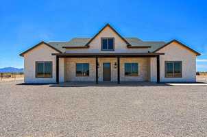 featured image of 2351 E Cana Ln