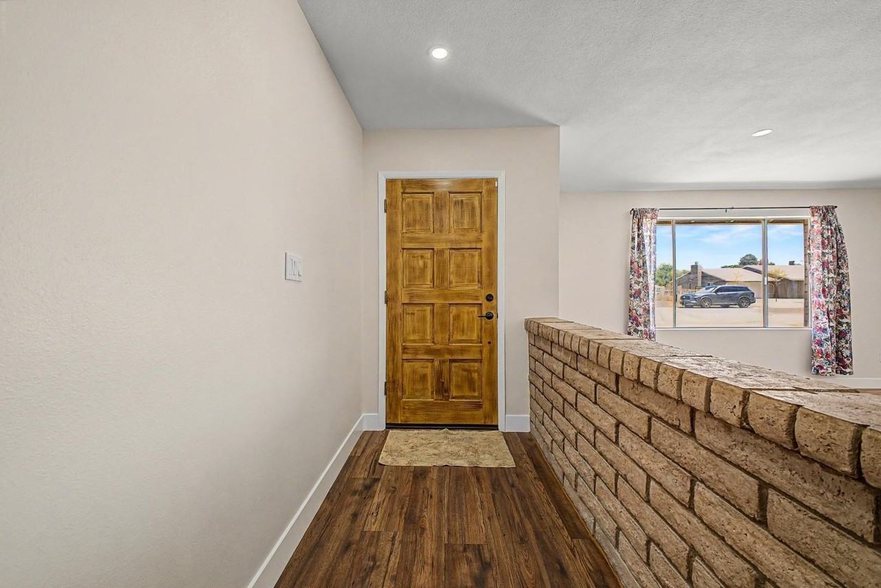 5133 W Mcneil St - Photo 2 of 36