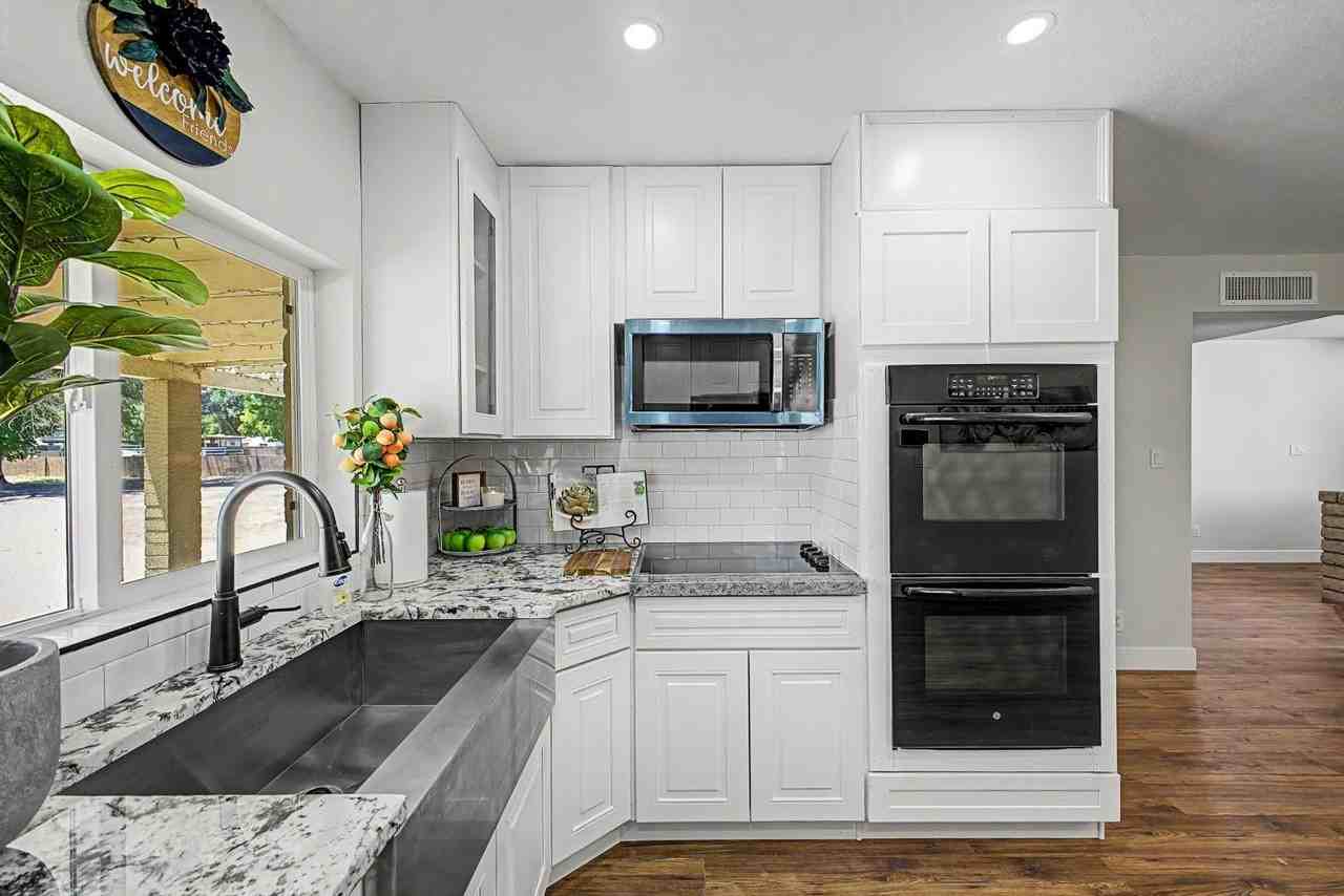 5133 W Mcneil St - Photo 5 of 36