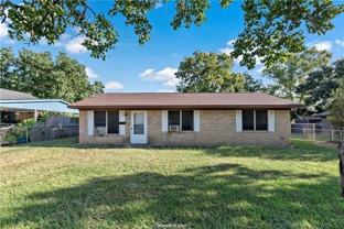 904 N Temple St - Photo 1 of 1