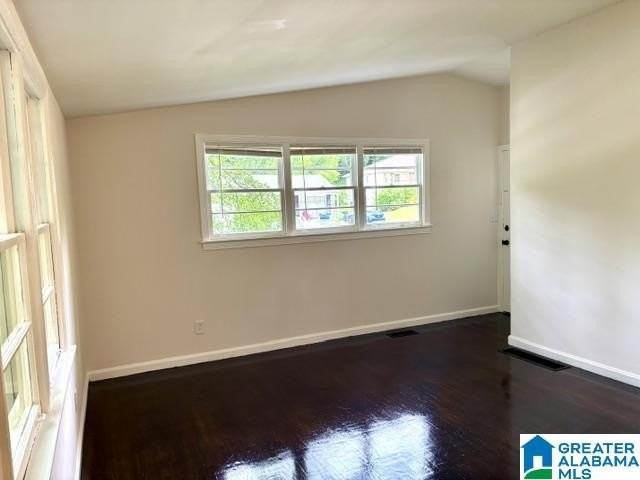 8621 10th Ave S - Photo 3 of 20