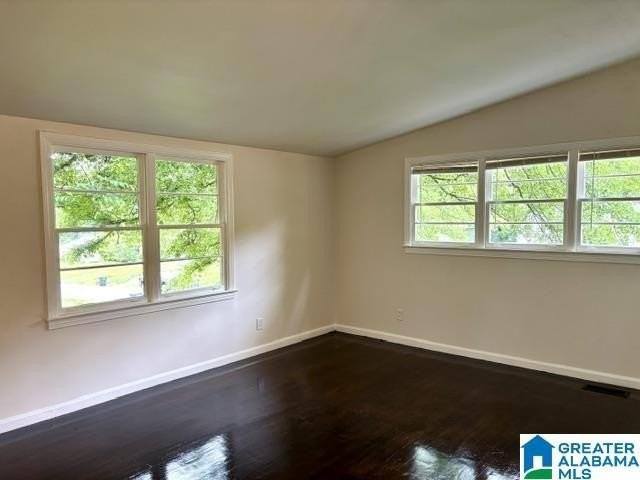8621 10th Ave S - Photo 4 of 20