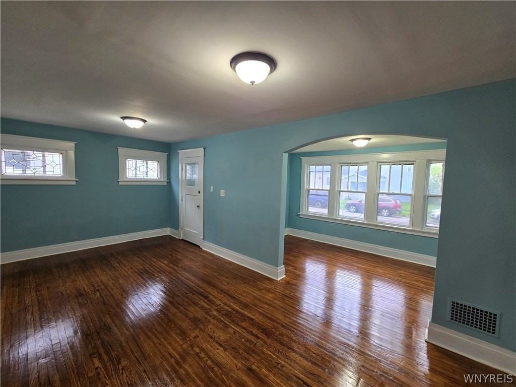 162 Bickford Ave - Photo 5 of 21
