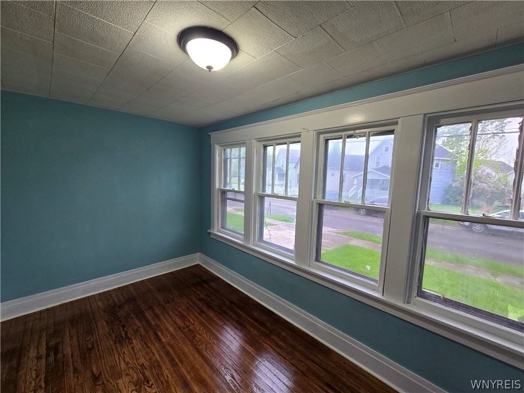 162 Bickford Ave - Photo 7 of 21