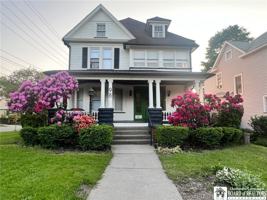 featured image of 98 Forest Ave