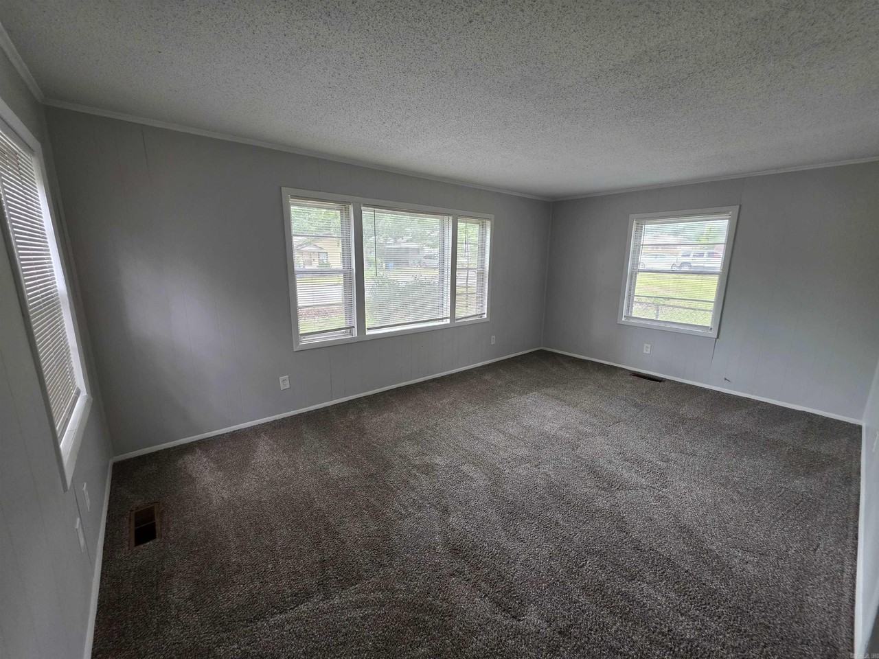 4912 Gum St - Photo 3 of 16