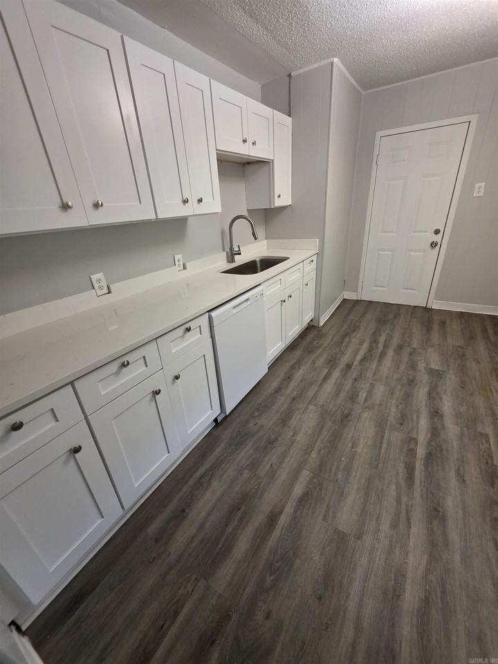 4912 Gum St - Photo 4 of 16