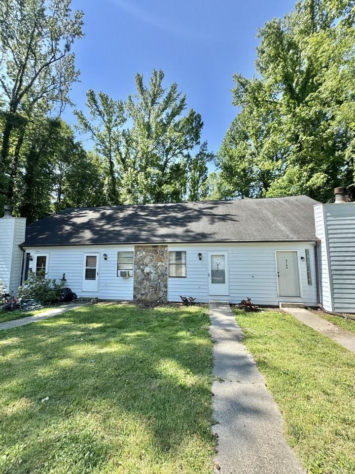 8780 Millard Lee Ln - Photo 2 of 18