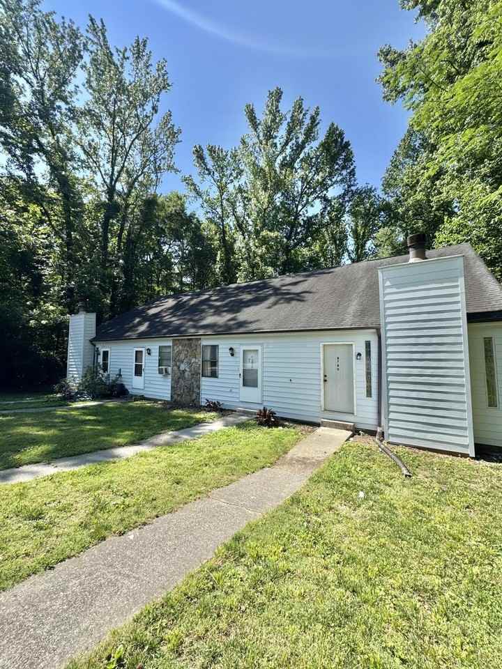 8780 Millard Lee Ln - Photo 3 of 18