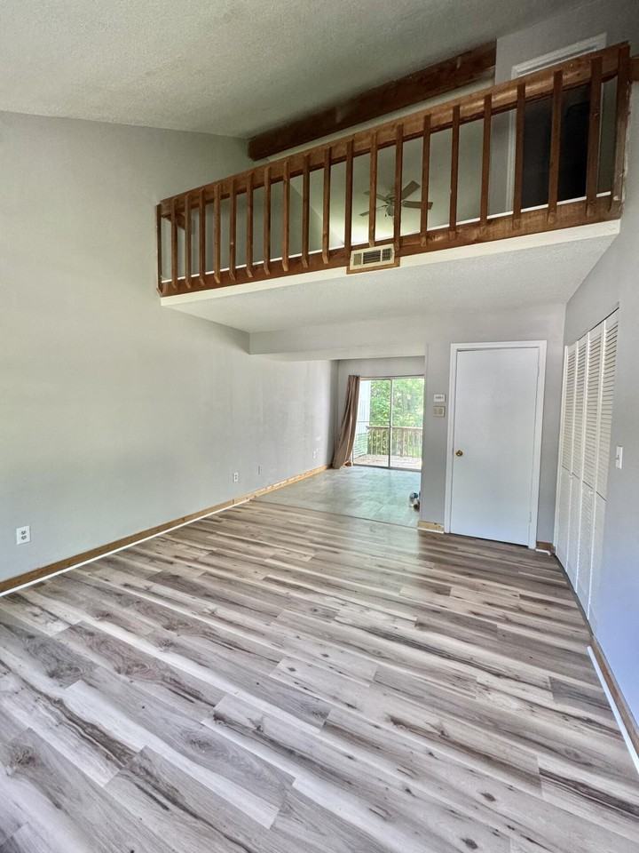 8780 Millard Lee Ln - Photo 5 of 18