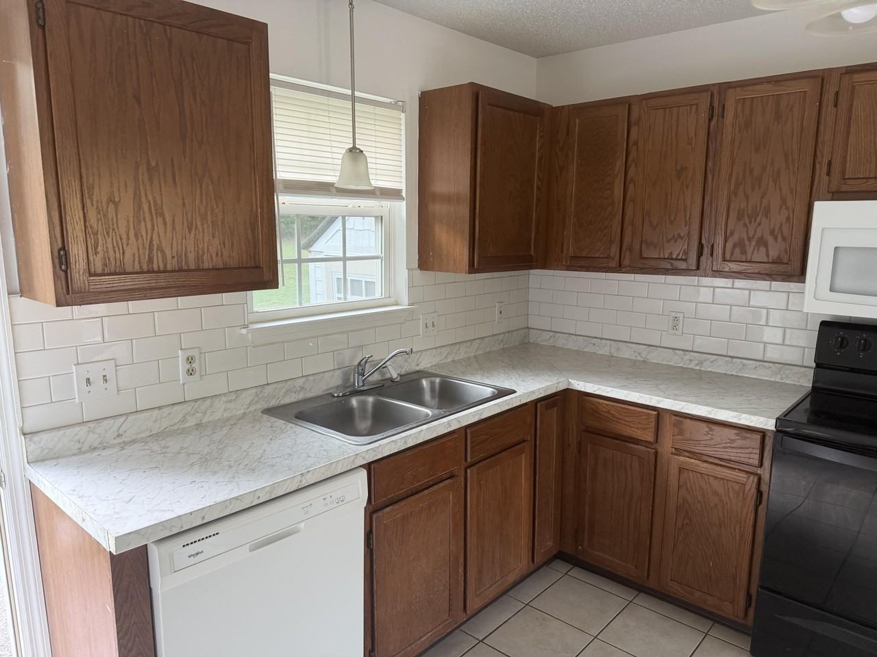 5025 Bess Moore Rd - Photo 5 of 17