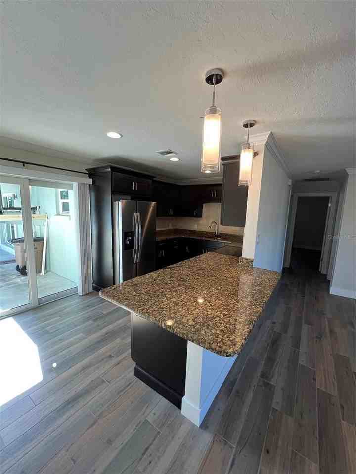 511 W Retta Esplanade - Photo 7 of 19
