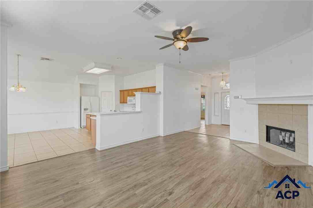 5902 Sutherland Dr - Photo 3 of 14