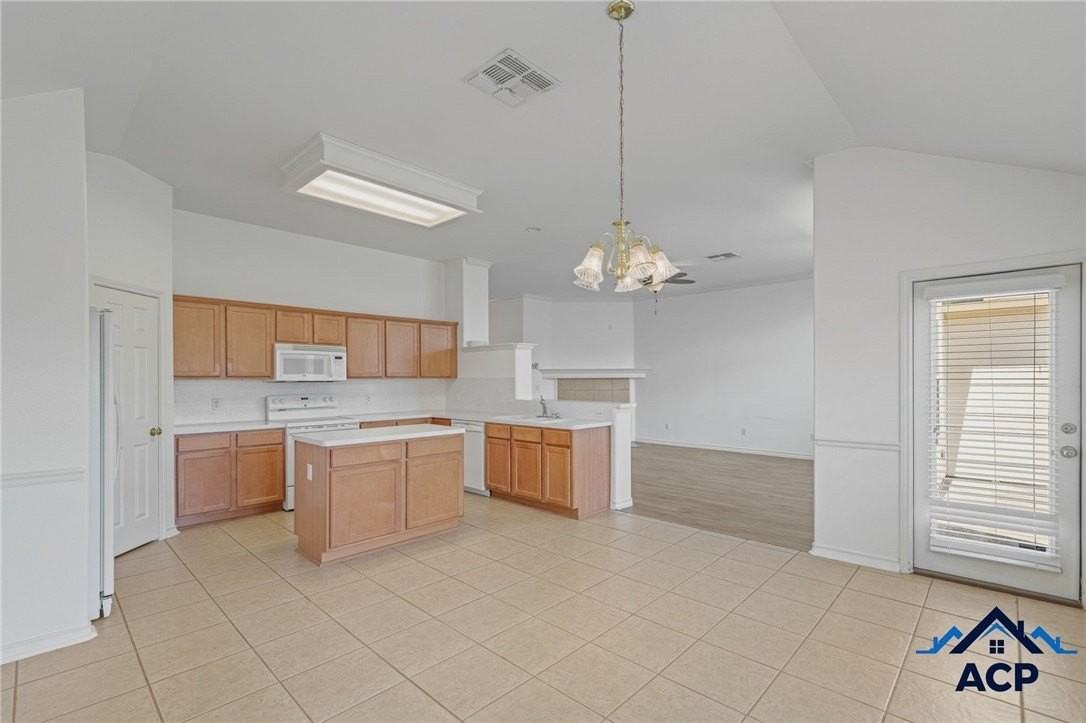 5902 Sutherland Dr - Photo 5 of 14