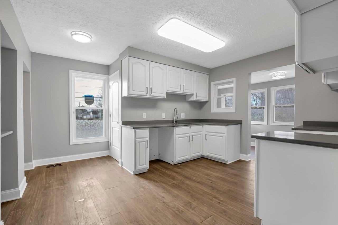 2089 Lockbourne Rd - Photo 5 of 22