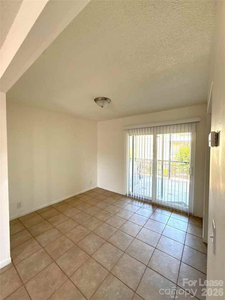 2612 Park Rd #C - Photo 4 of 11