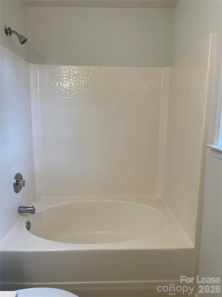 3005 Lanaken Ln - Photo 7 of 14