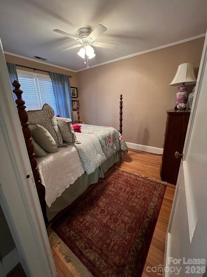 1327 S Kings Dr - Photo 2 of 8
