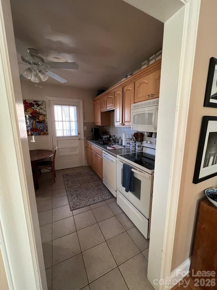1327 S Kings Dr - Photo 5 of 8