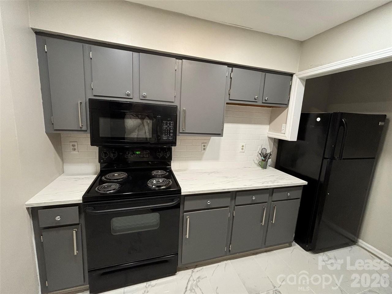 11040 Harrowfield Rd - Photo 3 of 14