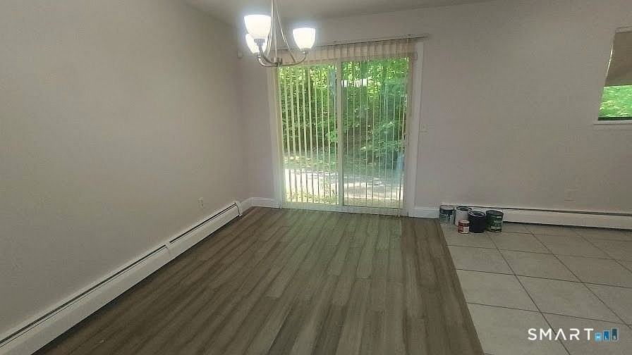 244 Oakville Ave #F - Photo 6 of 12