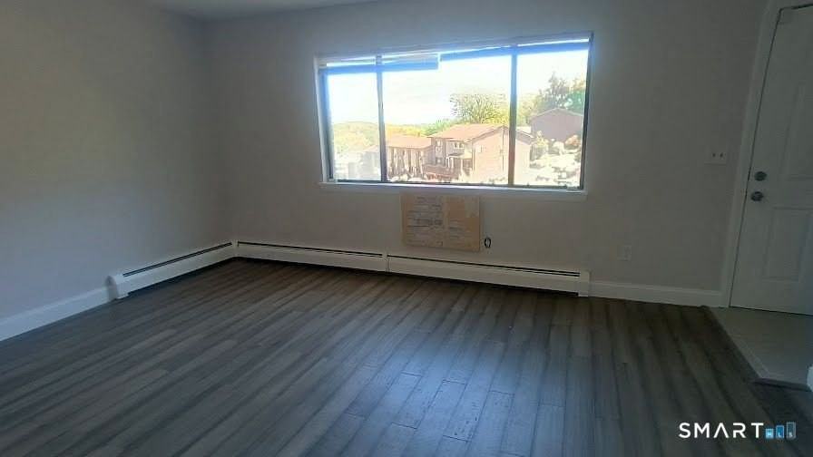 244 Oakville Ave #F - Photo 7 of 12