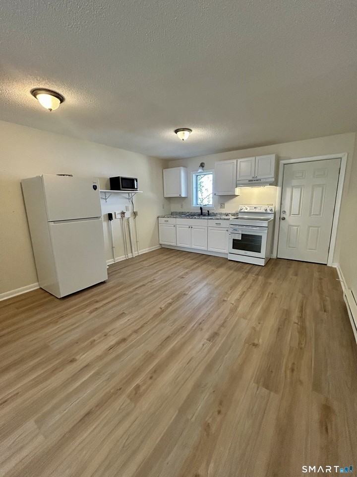 22 Spring St #B - Photo 3 of 11