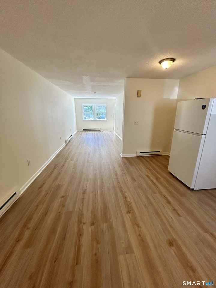 22 Spring St #B - Photo 4 of 11