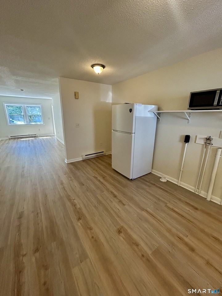 22 Spring St #B - Photo 5 of 11