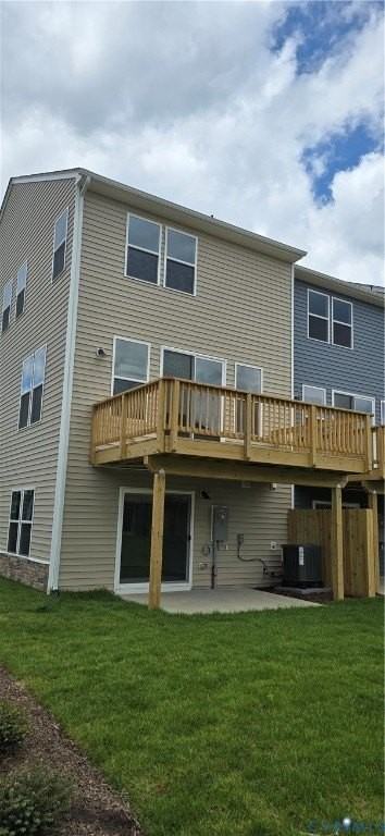 567 Sybil St - Photo 3 of 31
