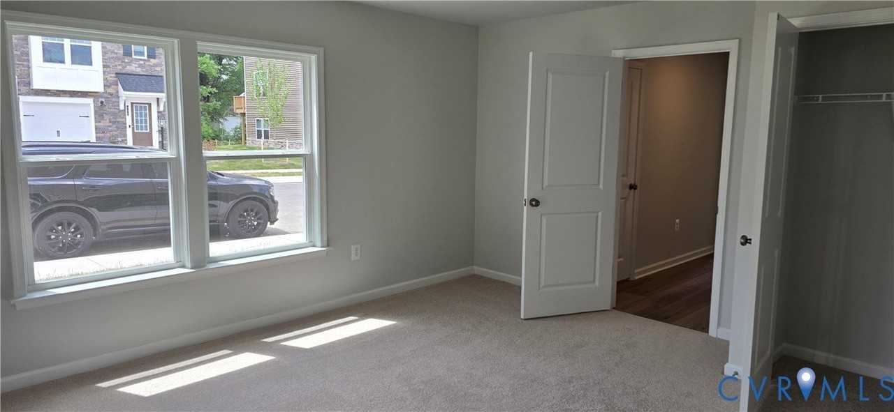 567 Sybil St - Photo 5 of 31