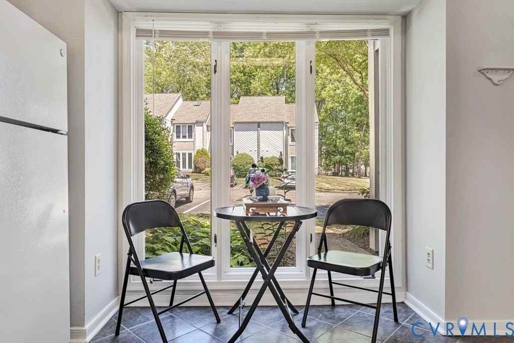 2716 Schooner Ct - Photo 7 of 28