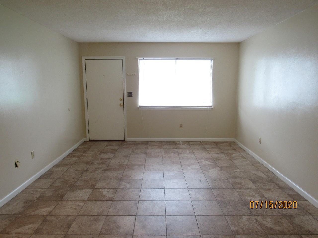 201 College Blvd E #21 - Photo 2 of 10