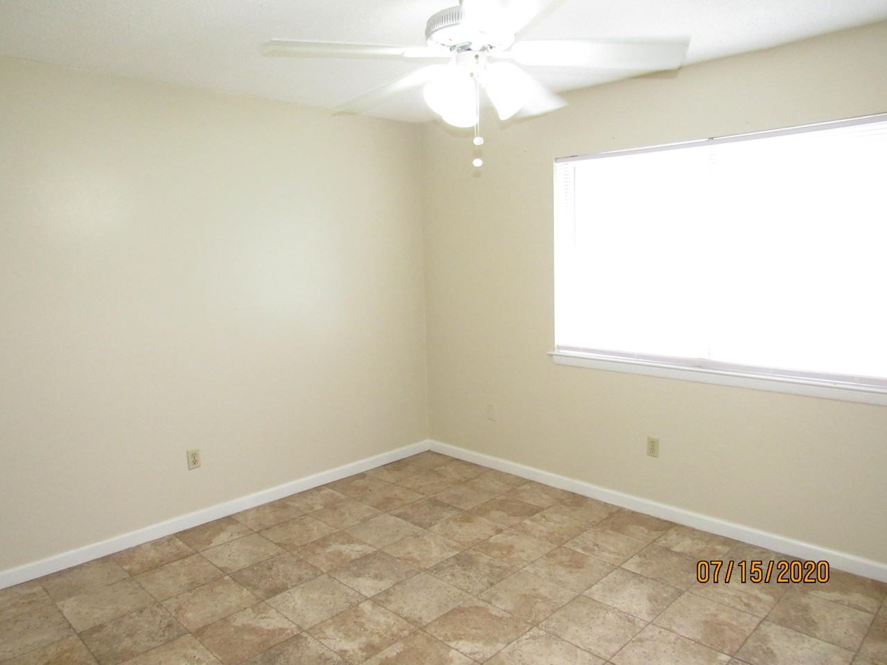 201 College Blvd E #21 - Photo 4 of 10