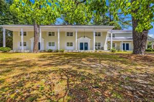 featured image of 2326 Barrington Cir