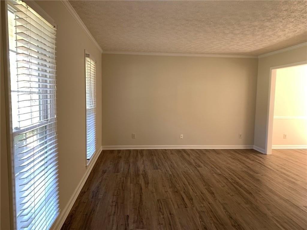 4536 Woodlawn Lake Dr - Photo 3 of 50