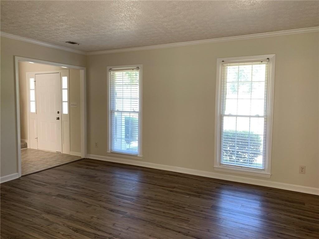 4536 Woodlawn Lake Dr - Photo 4 of 50