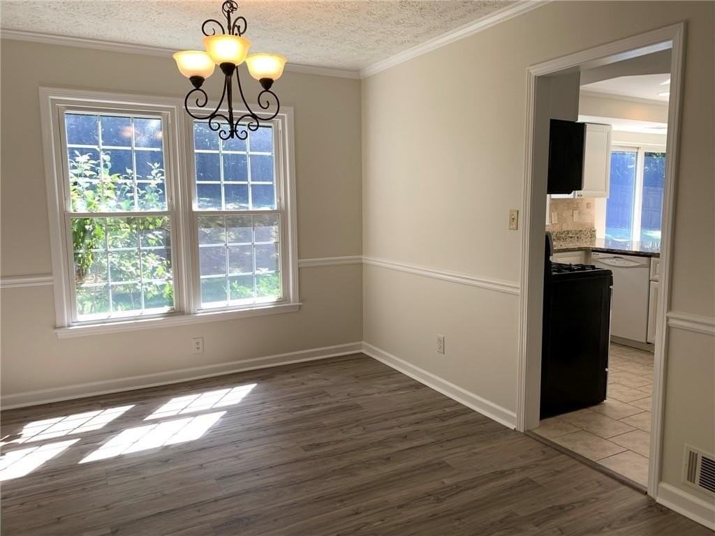 4536 Woodlawn Lake Dr - Photo 7 of 50