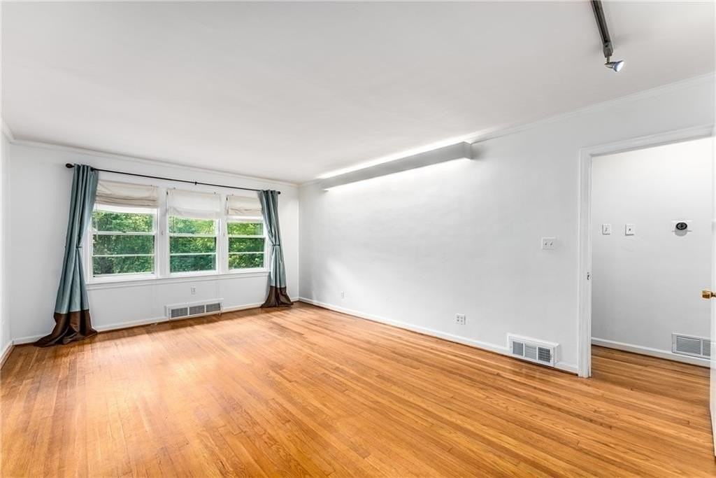 1469 Clairmont Rd - Photo 5 of 24