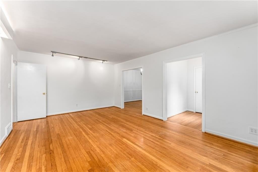 1469 Clairmont Rd - Photo 6 of 24