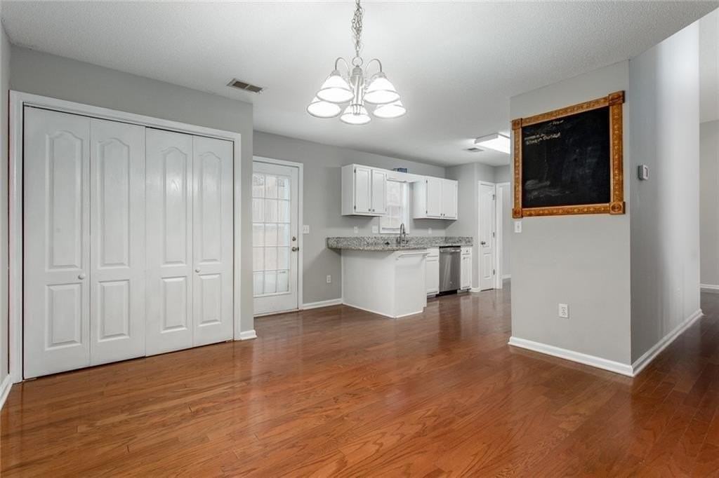 430 Auldon Ct Se - Photo 6 of 25