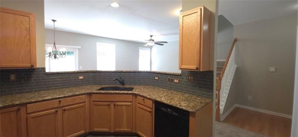 1122 Treymont Ln - Photo 4 of 17