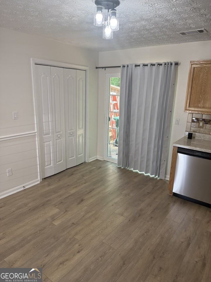 3127 Fields Dr - Photo 4 of 26