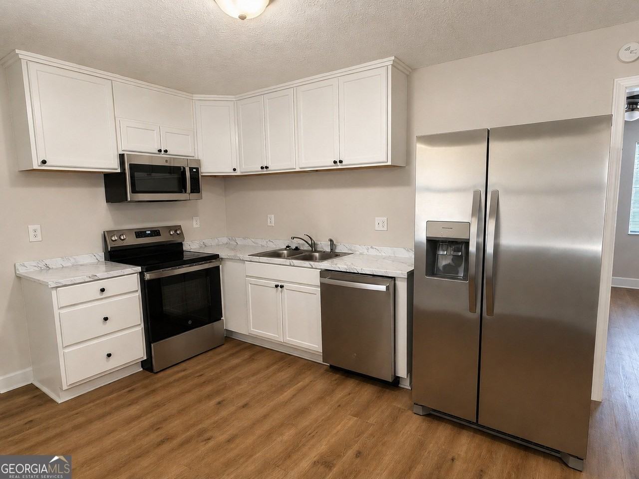 116 Bradley Cir - Photo 4 of 12