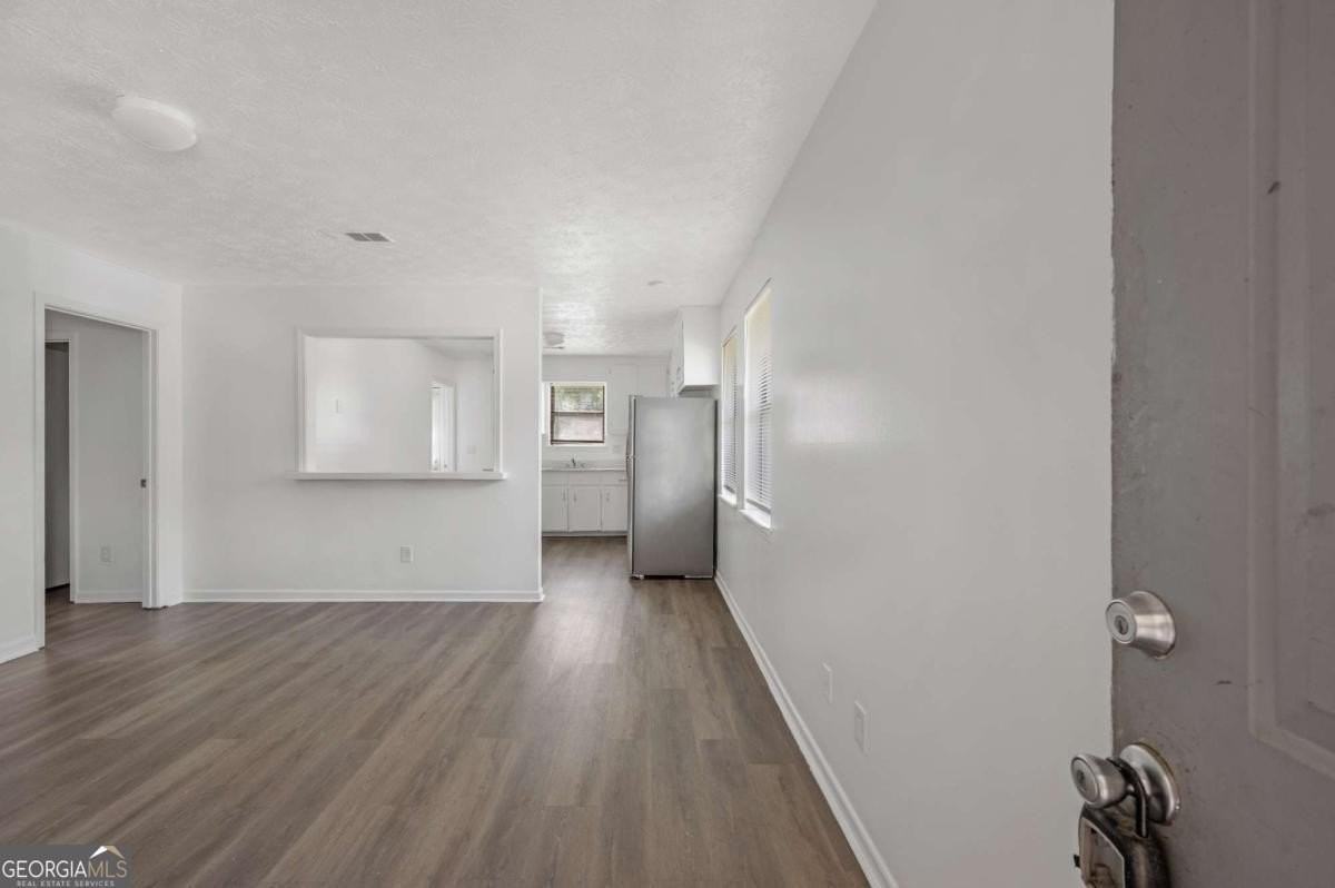 233 Tanglewood Dr #B - Photo 3 of 16