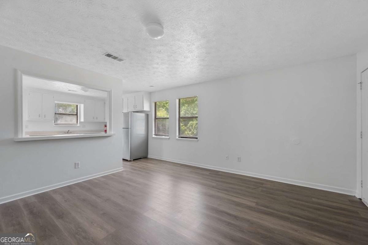 233 Tanglewood Dr #B - Photo 5 of 16