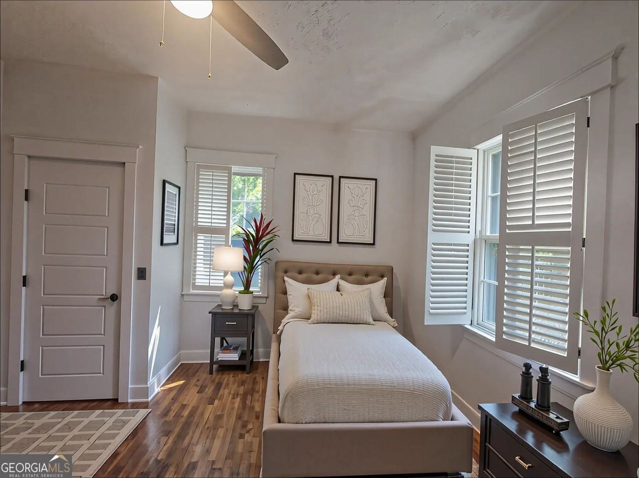 1579 Vesta Ave - Photo 7 of 19