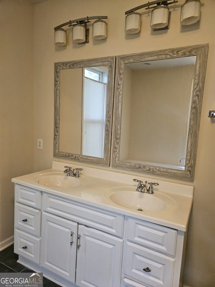 2001 Merle Cir - Photo 4 of 11