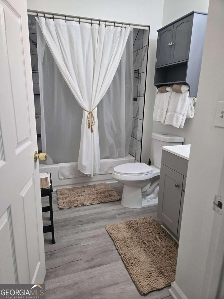 7073 Allison Ct - Photo 5 of 13